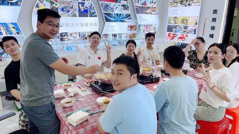 歡聚一堂，“趣”“味”無(wú)限—微視光電舉行月度聚餐趣味小活動(dòng)